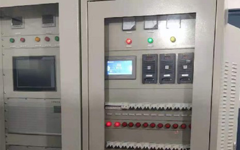 山東鋼鐵萊蕪分公司棒材廠中區水壓機高壓泵站直流屏，充饋電一體屏